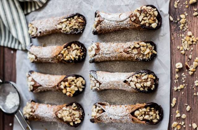 các loại bánh ngon bánh canoli