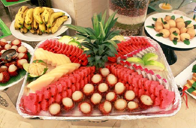 Món ăn nhẹ trong tiệc sinh nhật phải có là buffet trái cây