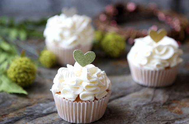 món ăn nhẹ trong tiệc sinh nhật cupcake